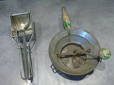 Lot de 2 anciens presse purée, écrase agrumes ou autre. Occasion à nettoyer - Photo 1/4