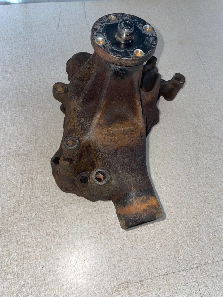 85 CHEVY GMC TRUCK K10 C10 350 305 GM WATER PUMP HOUSING 376444 Foto 1 de 4