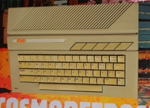 Computadora ATARI 65 XE Classic 8 bits (+ NT/cable de video) funcionando (1985) XL 800 - Imagen 1 de 6
