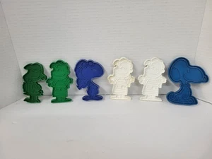 6 Kunststoff Ausstecher Set Erdnüsse - Snoopy x2 - Lucy - Linus x3 Vintage - Bild 1 von 11