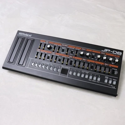 Roland JP-08 Boutique Series Soundmodul, JUPITER-8 Reproduktion - Bild 1 von 3