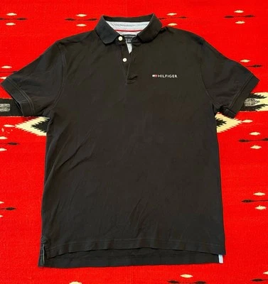 Camisa masculina Tommy Hilfiger preta sólida manga curta tamanho pequeno 				 - Imagem 1 de 3