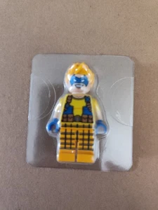 Batman Trickster LEGO DC Comics Super Heroes DVD EXCLUSIVE PROMO Minifigure - Picture 1 of 2