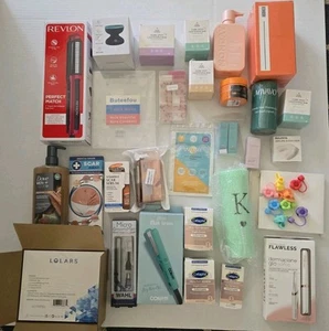 Beauty Makeup Mixed Box Cosmetics Brand New Value Up To 150$ Revlon - Picture 1 of 2