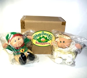 2 Cabbage Patch Kids Snuglies Weihnachten JAKKS Mini CPK 6,5" Puppen 2010 - Bild 1 von 8