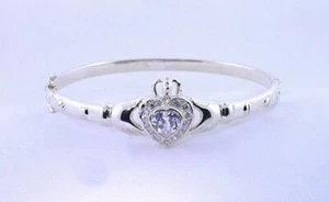 Bracciale in argento sterling 7 1/2 pollici Claddagh bianco zirconi trasparenti creato in laboratorio ES1022 - Foto 1 di 5