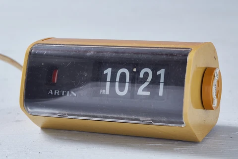 Vintage Artin Industrial 3500 Flip Clock mid-century modern space age design MCM Cover