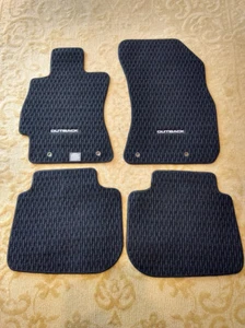 AUTO OEM SUBARU OUTBACK MAT SET 4 PIECES USED IN EXCELLENT CONDITION BLACK GRAY - Bild 1 von 8