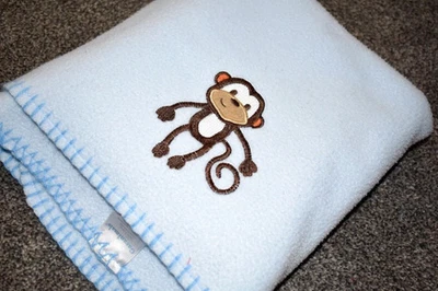 E8 30x40 GARANIMALS Azul Bordado MONO 1 capa Polar Manta Cuna Bebé Foto 1 de 3