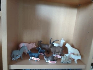 Schleich Konvolut, verschiedene Tiere, mit Fähnchen, nur das Krolodil ohne, gebr - Bild 1 von 2