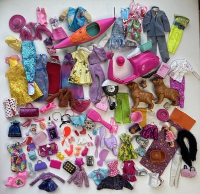Лот одежды и аксессуаров для винтажной Барби мопед обувь собак - Изображение 1 из 4