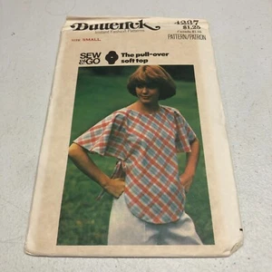 Butterick 4237 lockeres Oberteil mit angenähten Krawatten Schnittmuster Damen Gr. Small Vintage 70er - Bild 1 von 5
