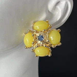 Byzantine Gold Tone Cabochon Pierced Earrings Yellow Custard Gripoix Style Mogul - Foto 1 di 6