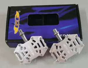 Vintage Old School GT BMX Bicycle Bike Alloy Pedals 9/16 Flat-Platform Spider - Picture 1 of 5