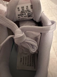 Puma Kids Size 1-Lace up - Picture 1 of 5