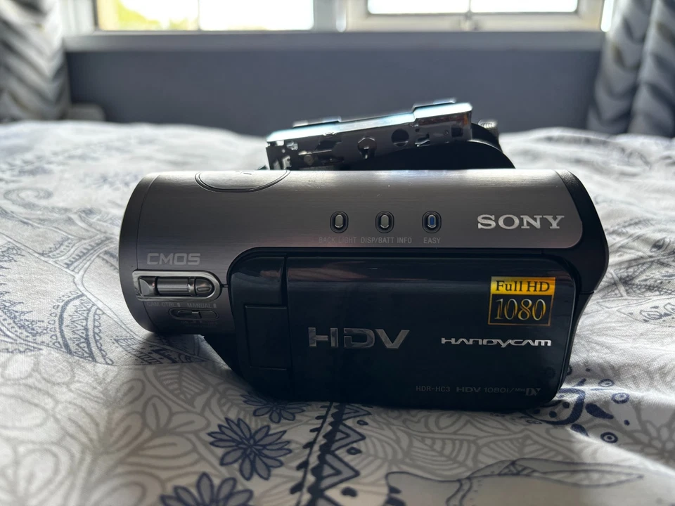 SONY HDR-HC3 Handycam High Definition Camcorder miniDV, HDV, For parts - Image 1 of 3