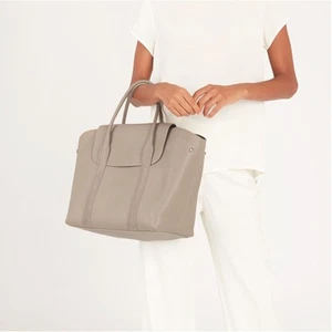 Borsa a tracolla Cuyana Trapese manico superiore tracolla pelle grigio pietra nuova senza etichette CAMPIONE - Foto 1 di 14