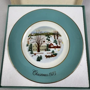 Piatto Natalizio Avon 1973 Natale in Fattoria Prima Edizione Enoch Wedgwood - Foto 1 di 7