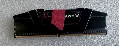 (Not Working) Team F4-3200C16D-8GVKB 8GB DDR4-3200 CL16 1.35V - Image 1 of 3