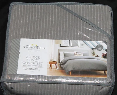 Conjunto de capa de edredom listra metálica Threshold listra metálica cinza F/Q ou KING novo - Imagem 1 de 2