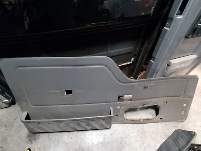 Land Rover Discovery II 1999 02 01 02 03 2004 puerta interior trasera panel de puerta gris Foto 1 de 3