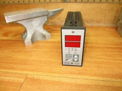Powers Process Controls 357-A000 *USED POWERS UP* 357 Process Controller #2 - Image 1 of 4