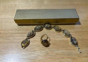 Womens Bloomingdale's Gold 2 Pc Costume Jewelry Set Adjustable Ring Bracelet - Picture 1 of 8