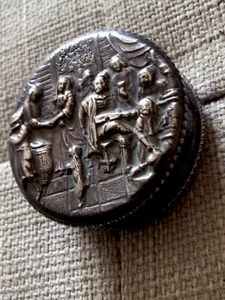 Silver-Plated Round Repousse Pill Box, c1900 Made In Denmark - Bild 1 von 7