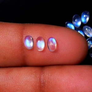 AAA Quality Rainbow Moonstone Cabochon Oval Calibrated Gemstone 4x3mm to 16x12mm - Picture 1 of 3