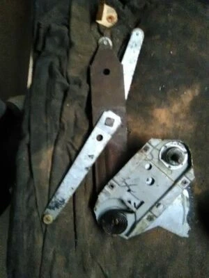 ВОДИТЕЛЬ ЗАДНЕГО СТЕКЛА РЕГУЛЯТОР РУЧНОЙ СТАНЦИИ WGN ПОДХОДИТ 68-72 BUICK SPECIAL 11907 - Изображение 1 из 3