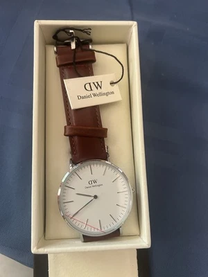 Reloj Hombre Daniel Wellington Correa Cuero Marrón Foto 1 de 3