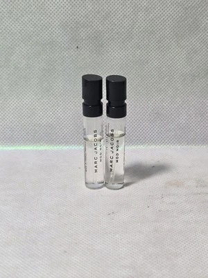 2 образца спрея Marc Jacobs Mod Noir 0,04 унции - Изображение 1 из 3