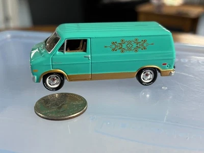 Dodge Tradesman Van Johnny Lightning 1976 - Neumáticos de goma Foto 1 de 4
