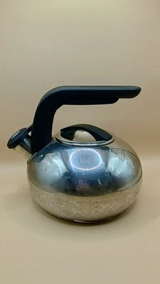 KitchenAid cafetera tetera de acero inoxidable hervidor de agua silbante con mango 2. Qt 1,5 L Foto 1 de 4