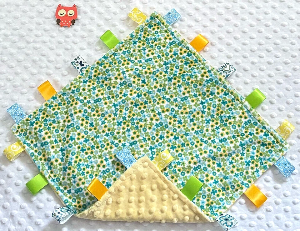 Doble Minky! Manta de seguridad para bebé Izzy Ditzy flores y etiqueta Minky amarilla Taggie Foto 1 de 1