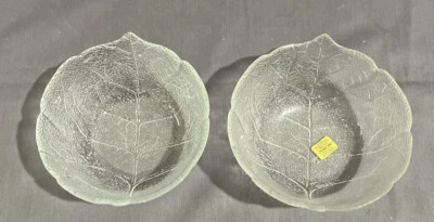 2 Arcoroc *Aspen* Leaf Pattern Dessert Bowls Vintage - 12cm Rim Diameter - image 1 of 3