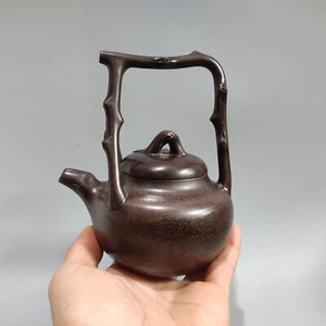 Chinesische Yixing Zisha Ton Handarbeit Exquisite Teekanne (提梁壶 底款:周桂珍) - Bild 1 von 9