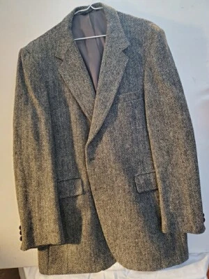 Gray Harris Tweed Wool jacket. Leather buttons, numbered label. Size 40 - Image 1 of 3