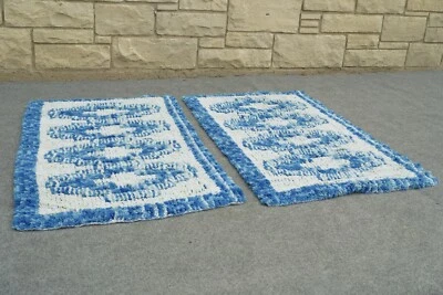 Par de alfombras peludas estilo rya azul moderno de mediados de siglo - 48x27 Foto 1 de 4