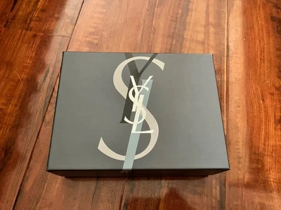 yves saint laurent caja vacía hombre frangancia Foto 1 de 4