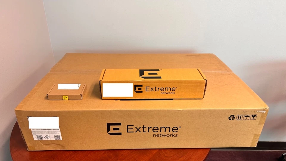 Extreme Networks Model 5720-48MW -New in Box - Image 1 of 4