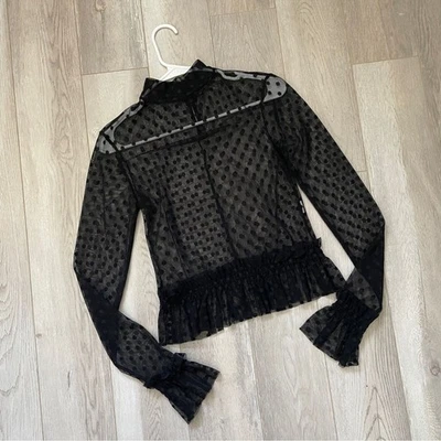 Top de malla Zara punto suizo volantes manga larga mujer negro (pequeño) fiesta bruja oscura Foto 1 de 4