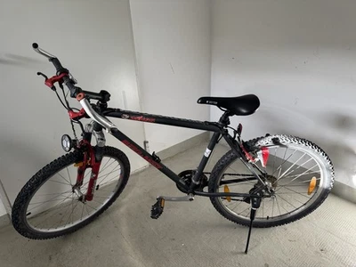 26 Zoll Fahrrad, Schwarz-rot - Bild 1 von 4