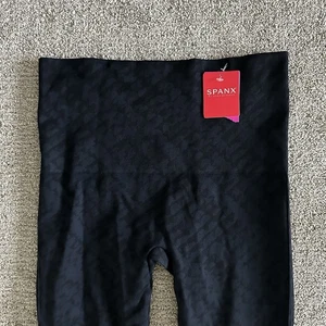 NUEVO CON ETIQUETAS Leggings Spanx Sin Costuras Azul Marino Pisada Talla XL - Imagen 1 de 9