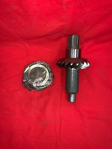 OMC Shaft Gear and Bearing 0383115 - Picture 1 of 3