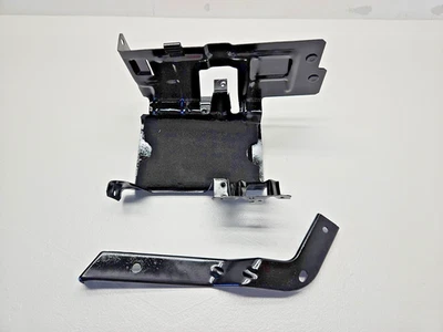 1987-96 Ford Bronco F150 Air Filter Box Bracket Mount OEM Washer & Coolant - Imagem 1 de 4