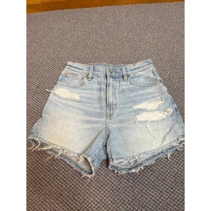 American Eagle Highest Rise 90s Boyfriend Short Size 2  - Picture 1 of 5