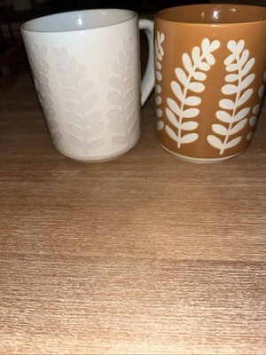 Jen Hewett Mercado Mundial Hoja Naturaleza Cerámica Tazas Juego De Dos Terracota Beige Nuevo Foto 1 de 4