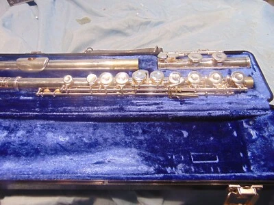 Flauta de prata BUNDY II da Selmer Company EUA com estojo rígido - Imagem 1 de 4