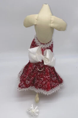 VESTIDO DE PERRO HECHO A MANO DÍA DE SAN VALENTÍN PLATA CORAZÓN PERRO ARNÉS PEQUEÑO LAZO DE PELO LIBRE Foto 1 de 4